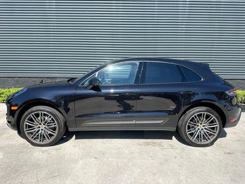 2025 Porsche Macan T
