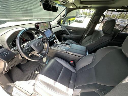 White Pearl 2024 Lexus LX 600 Luxury