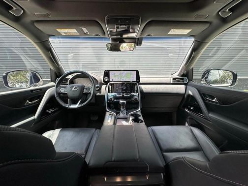 White Pearl 2024 Lexus LX 600 Luxury