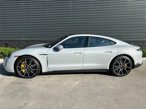 2024 Porsche Taycan Turbo S