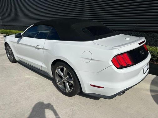 Oxford White 2017 Ford Mustang EcoBoost Premium
