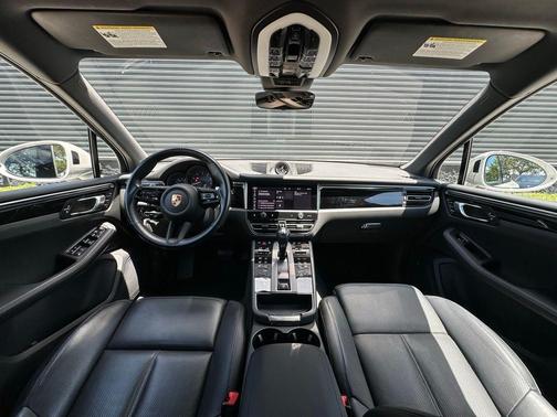 Chalk 2023 Porsche Macan