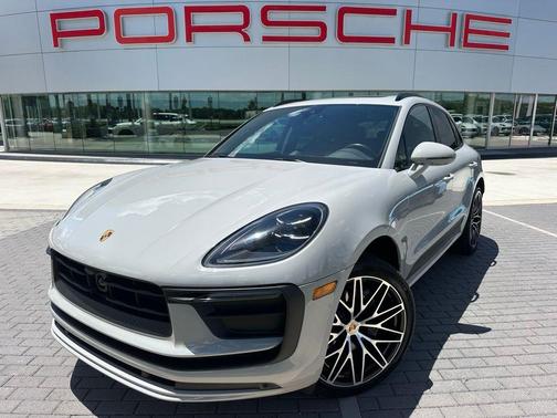 Chalk 2023 Porsche Macan