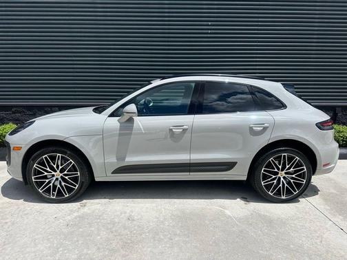 Chalk 2023 Porsche Macan