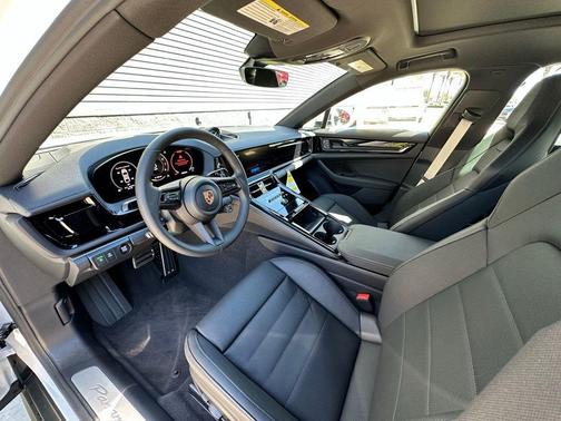2026 Porsche Panamera Base