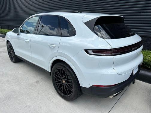 Carrara White 2026 Porsche Cayenne