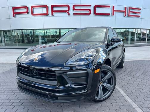 2026 Porsche Macan Base