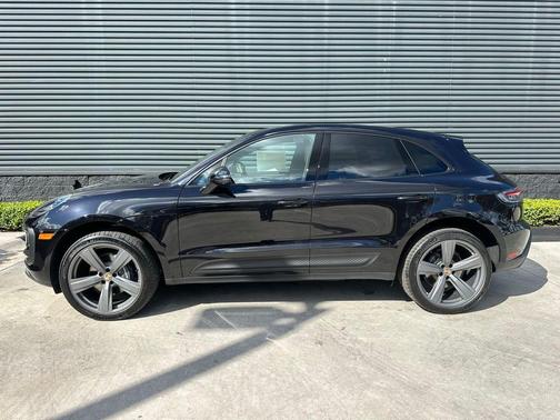 2026 Porsche Macan Base