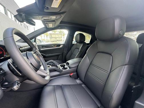 2026 Porsche Cayenne AWD