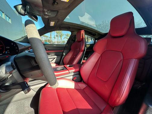 2023 Porsche Taycan GTS