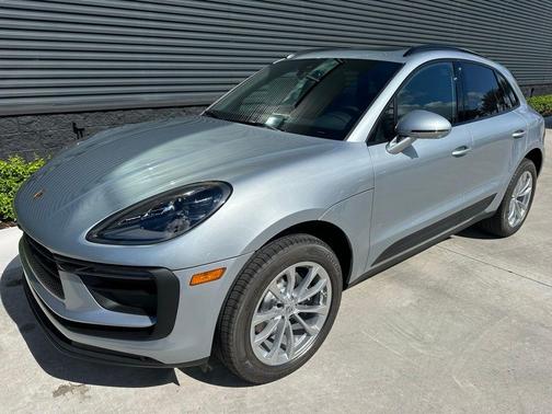 2025 Porsche Macan T