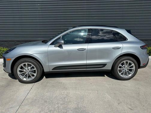 2025 Porsche Macan T