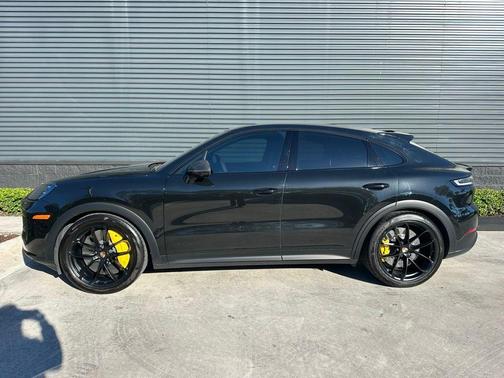 2025 Porsche Cayenne GTS