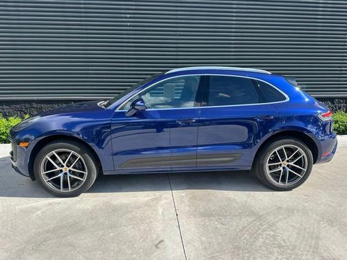 2023 Porsche Macan T