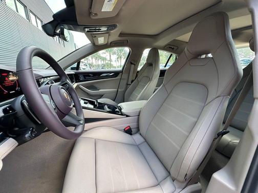 2026 Porsche Panamera Base