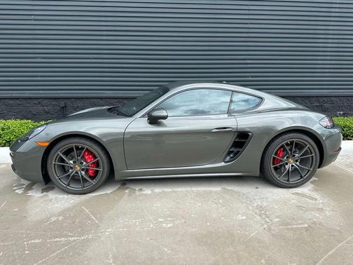2025 Porsche 718 Cayman S
