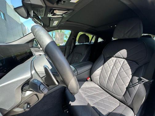 2024 BMW X6 M60i