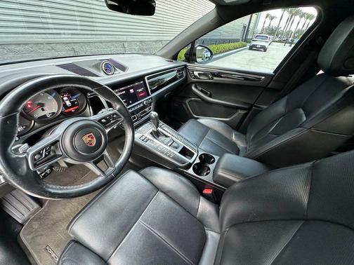 2020 Porsche Macan S