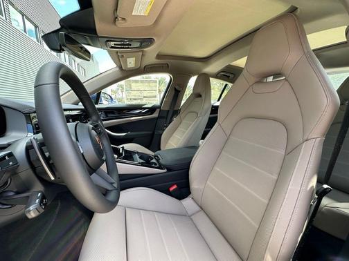 2026 Porsche Panamera Base