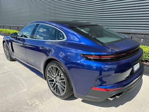2026 Porsche Panamera Base