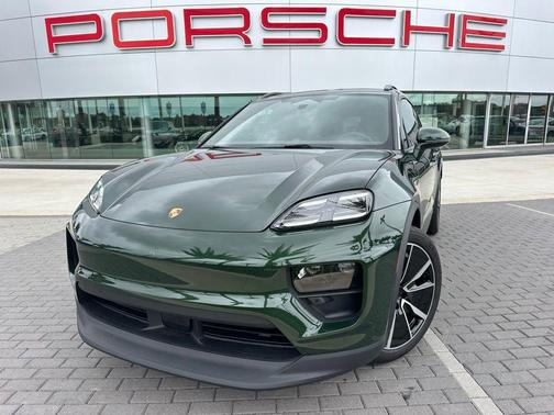 2025 Porsche Macan Base