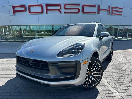 2026 Porsche Macan Base