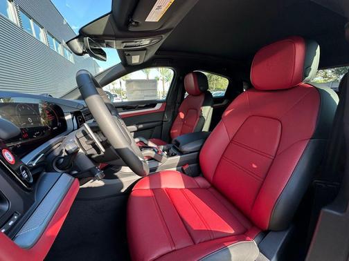 2026 Porsche Cayenne AWD