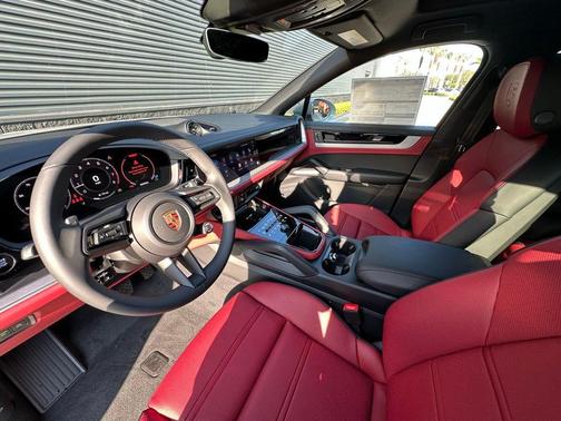 2026 Porsche Cayenne AWD