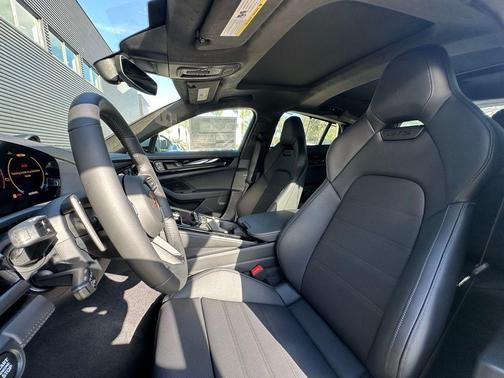 2026 Porsche Panamera GTS