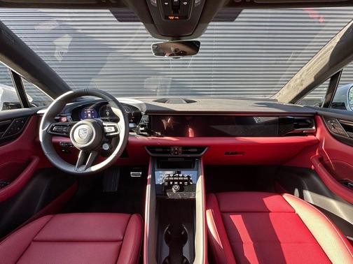 2026 Porsche Macan Turbo