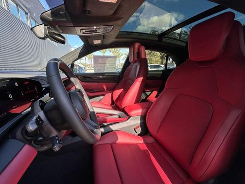 2026 Porsche Macan Turbo