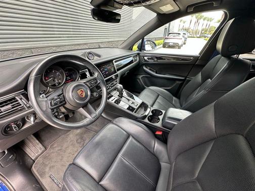 2023 Porsche Macan 