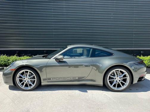 2020 Porsche 911 Carrera
