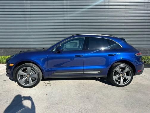 2026 Porsche Macan Base