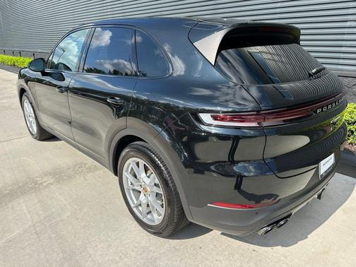 2024 Porsche Cayenne Base