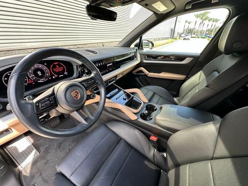2024 Porsche Cayenne Base