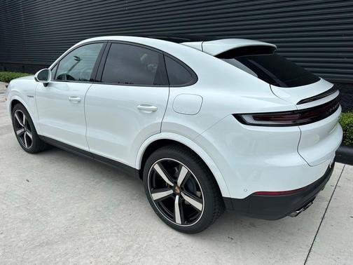 2026 Porsche Cayenne Base