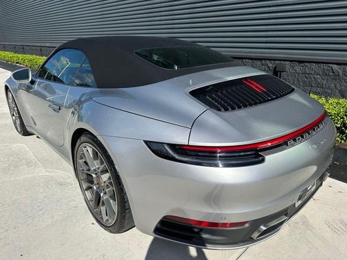 2022 Porsche 911 Carrera