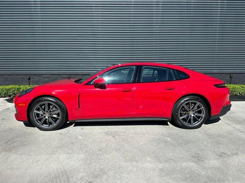 2026 Porsche Panamera Base