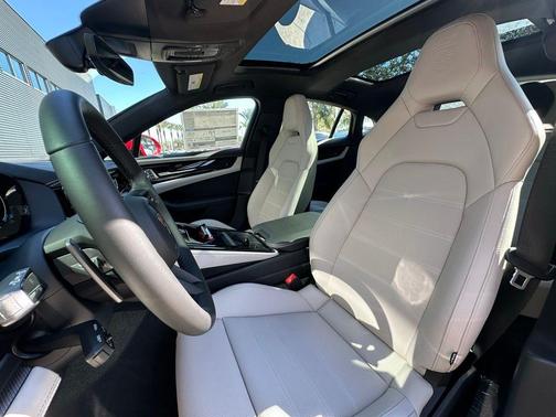 2026 Porsche Panamera Base