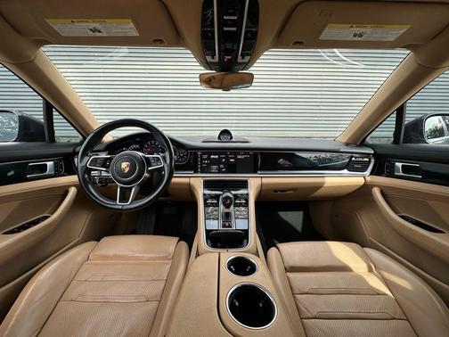 2018 Porsche Panamera Base