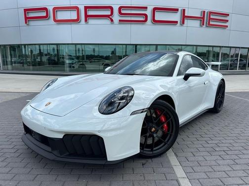 2026 Porsche 911 Carrera 4 GTS