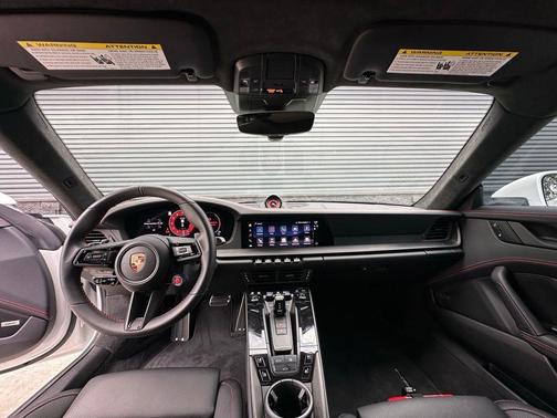 2026 Porsche 911 Carrera 4 GTS