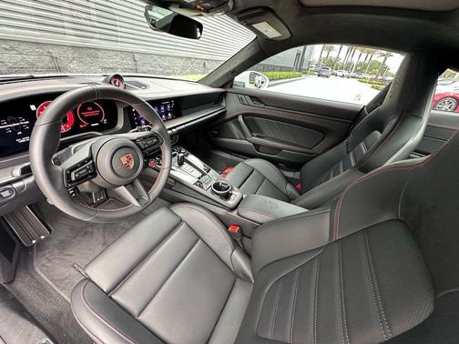 2026 Porsche 911 Carrera 4 GTS