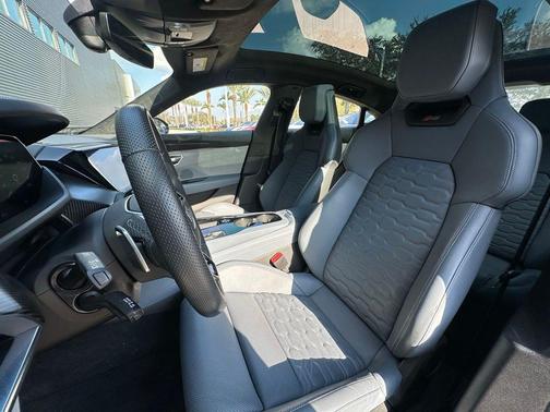 2022 Audi RS e-tron GT Base