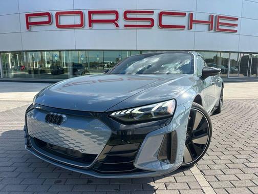 2022 Audi RS e-tron GT Base