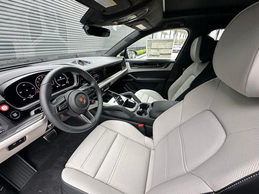 2026 Porsche Cayenne GTS