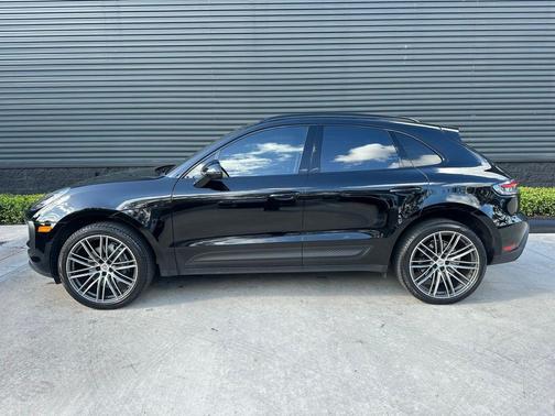 2023 Porsche Macan T