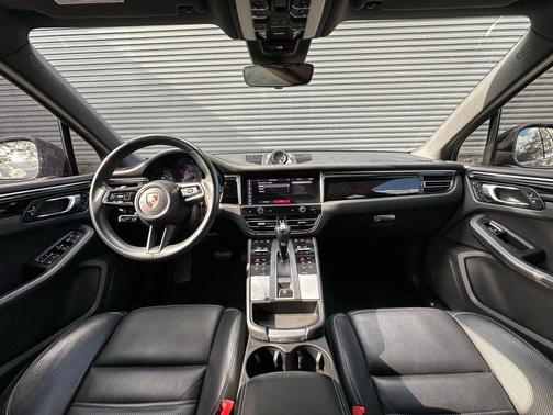 2023 Porsche Macan T