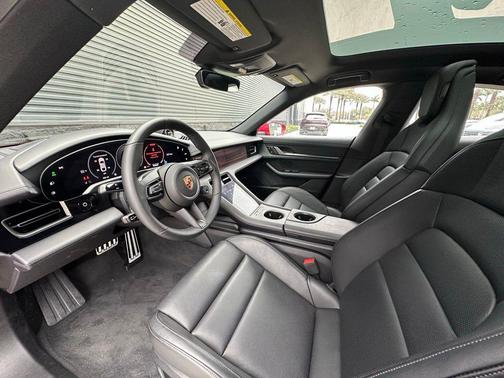 2025 Porsche Taycan 4S
